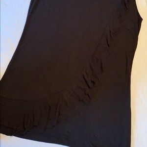 Womens New York and Company Ruffle Tank. Size Large.